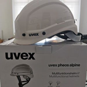 Helm uvex
